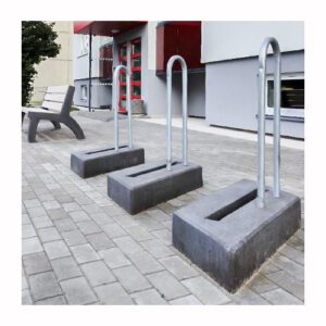 Velosipēdu statīva modulis (betona, metāla caurule sānā), 850×700×1000mm