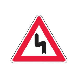 Brīdinājuma zīme Nr.106/Bīstami pagriezieni, 1200x1200mm, 2. atstarošanas klase