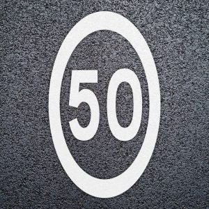 Termoplastikāta simbols (karsējams) "Ātruma ierobežojums 50km/h", balts